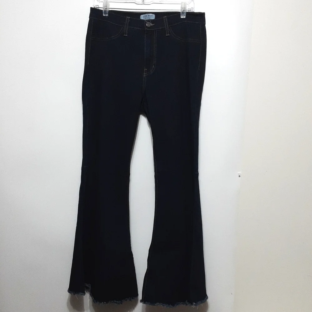 Judy‎ Blue High Rise 13/31 Dark Wash Flare Leg Stretchy Denim Jean